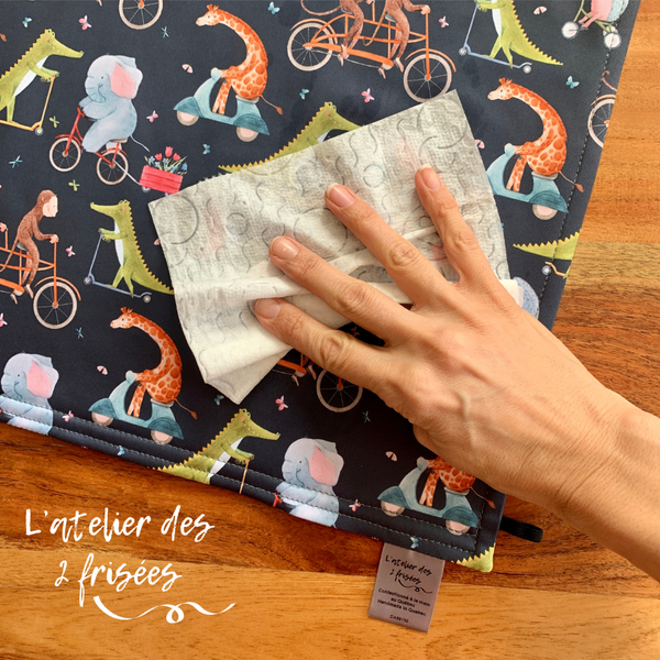 Protège siège de voiture - Carreaux rouges